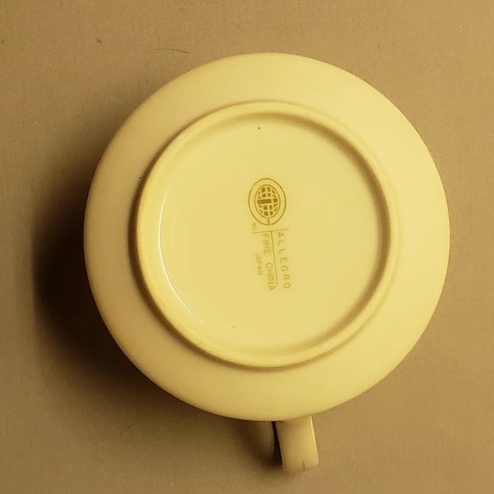 Vtg Creamer/Pitcher Allegro 4N By Royal Worcester